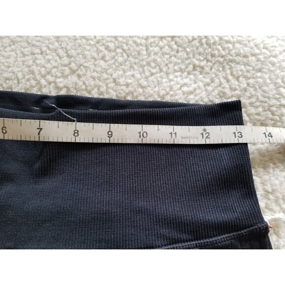 GOOD AMERICAN Wide Rib Shine Seamless Compression Leggings Black 3/4 = L/XL - Picture 6 of 11